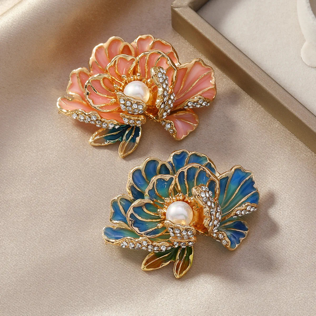 Elegant Retro Streetwear Flower Alloy Zinc Alloy Epoxy Inlay Rhinestones Women'S Corsage Brooches