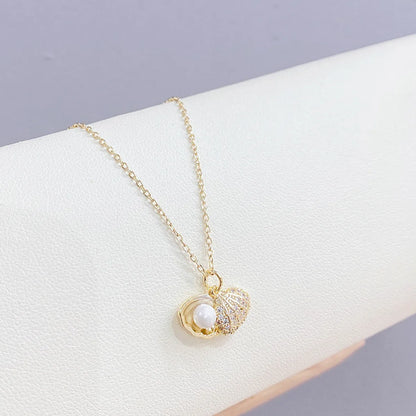 Elegant Shell Copper Gold Plated Artificial Pearls Necklace