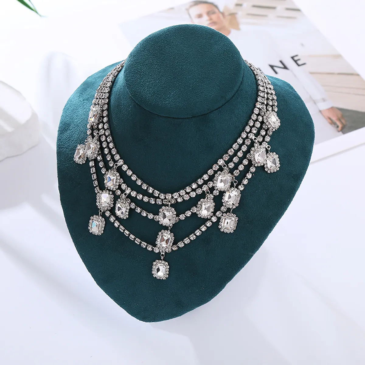 Elegant Shiny Irregular Alloy Inlay Rhinestones Women's Necklace