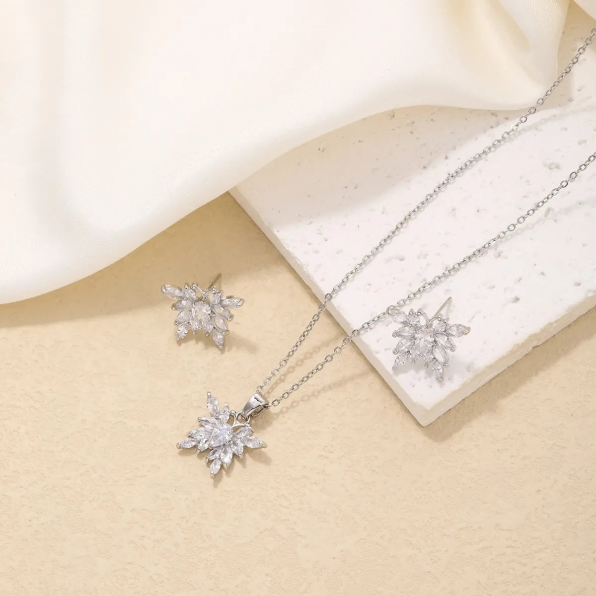 Elegant Simple Style Butterfly Copper Plating Inlay Zircon White Gold Plated Earrings Necklace