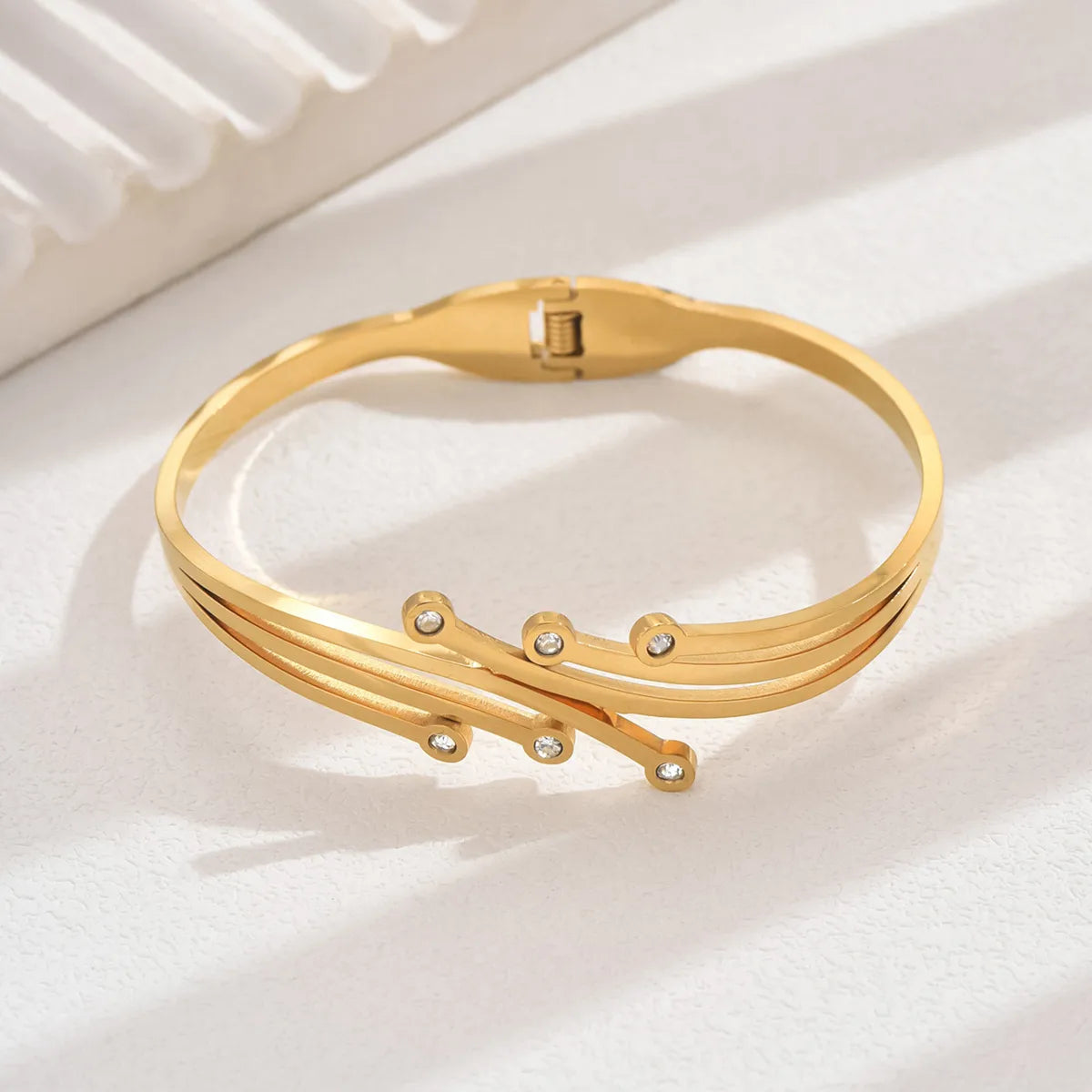 Elegant Simple Style Classic Style Round 201 Stainless Steel 18K Gold Plated Shell Zircon Bangle In Bulk