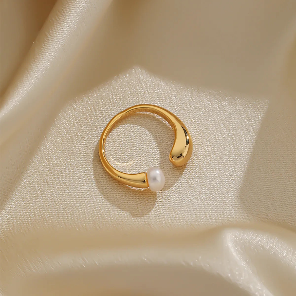 Elegant Simple Style Color Block Copper Plating Inlay Natural Stone Pearl 18k Gold Plated Rings