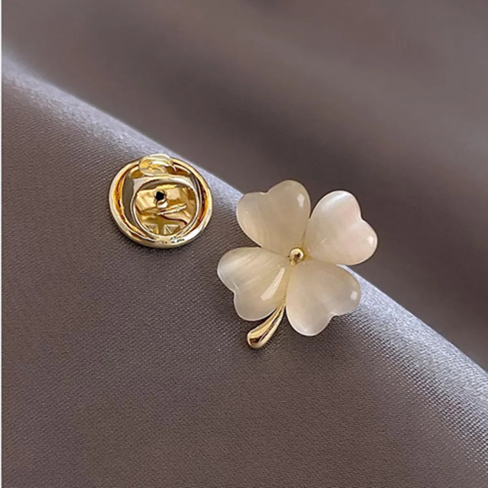 Elegant Simple Style Four Leaf Clover Flower Alloy Opal Women'S Brooches