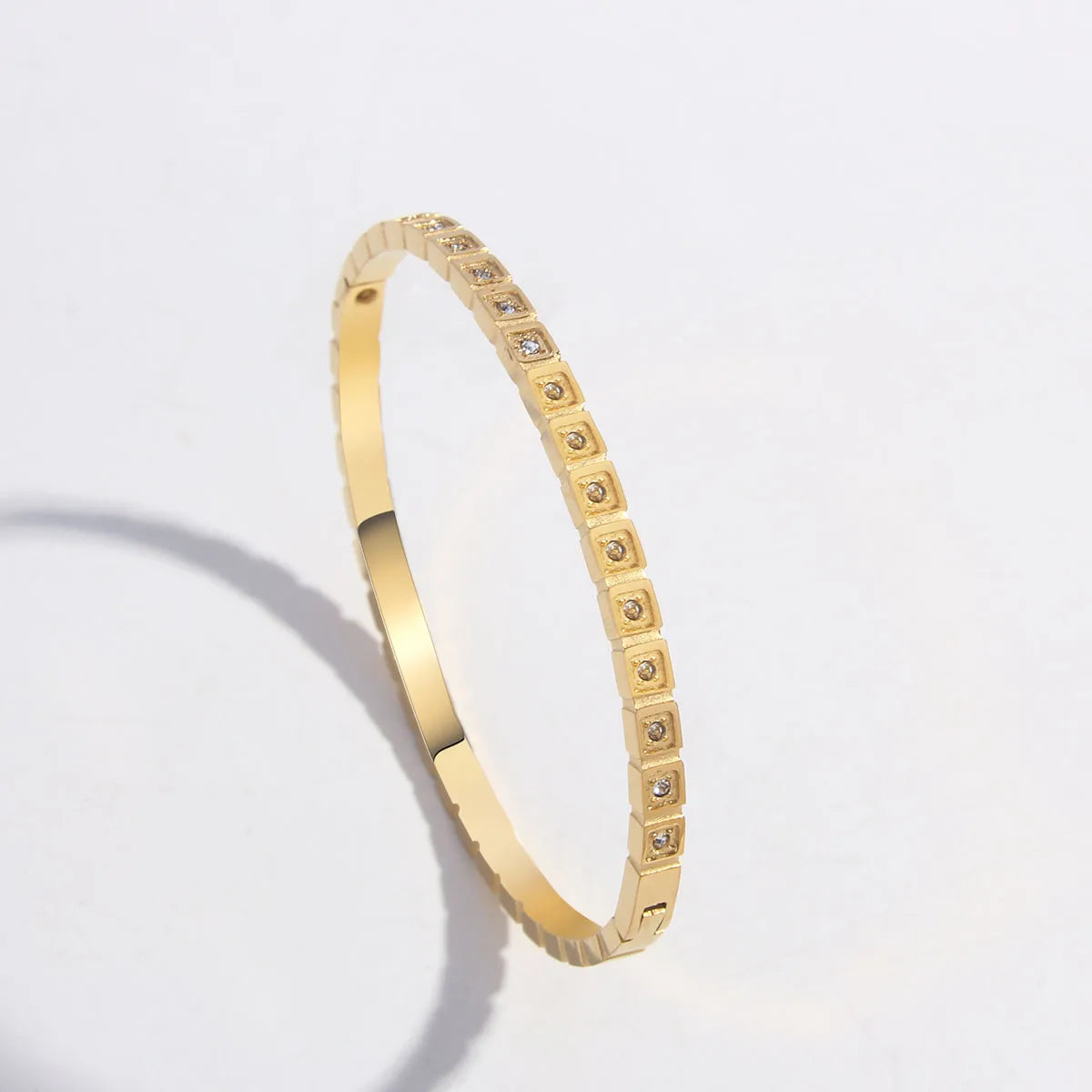 Elegant Simple Style Geometric 304 Stainless Steel 18K Gold Plated White Gold Plated Gold Plated Zircon Bangle In Bulk