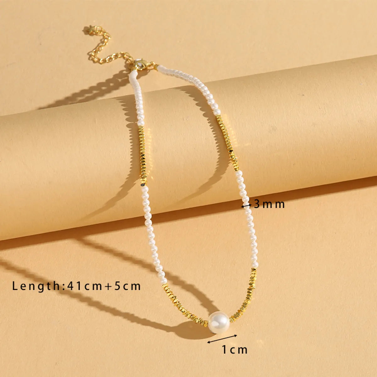 Elegant Simple Style Geometric Glass Pearl Black Pointed Gold Beaded 18K Gold Plated Women'S Necklace