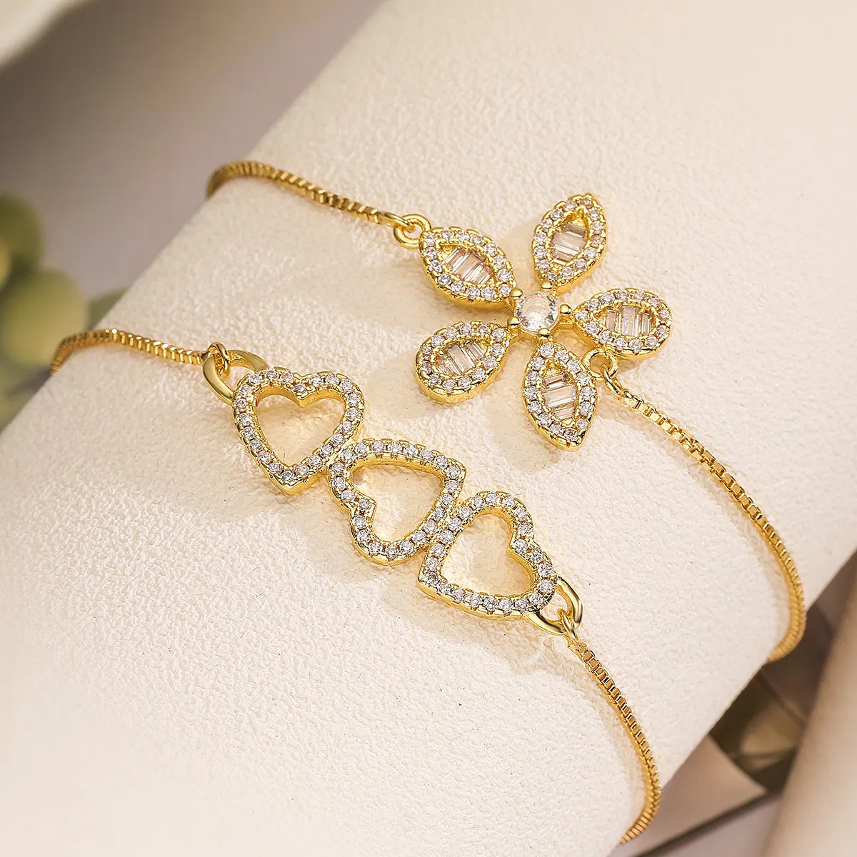 Elegant Simple Style Heart Shape Flower Copper Plating Inlay Zircon 18k Gold Plated Bracelets