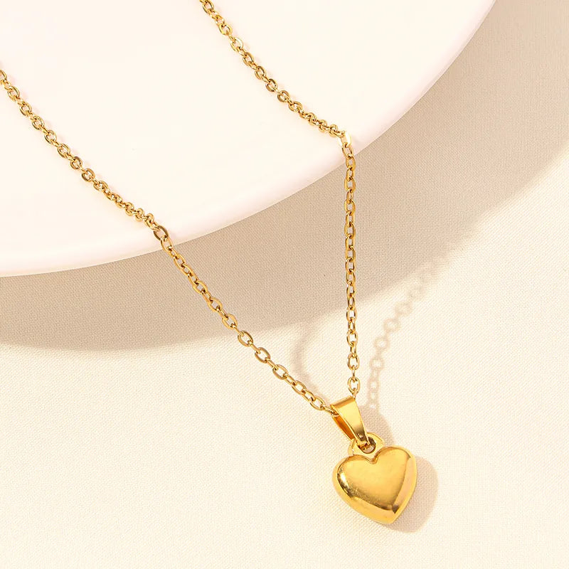 Wholesale Jewelry Elegant Simple Style Heart Shape 304 Stainless Steel 18K Gold Plated Plating Hollow Out Pendant Necklace