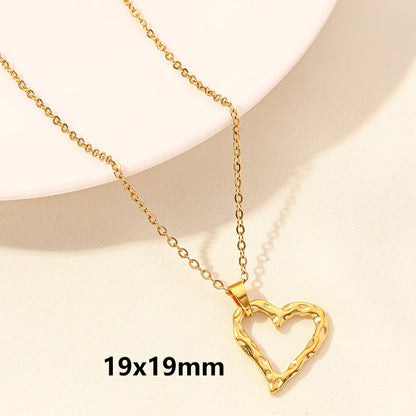 Wholesale Jewelry Elegant Simple Style Heart Shape 304 Stainless Steel 18K Gold Plated Plating Hollow Out Pendant Necklace