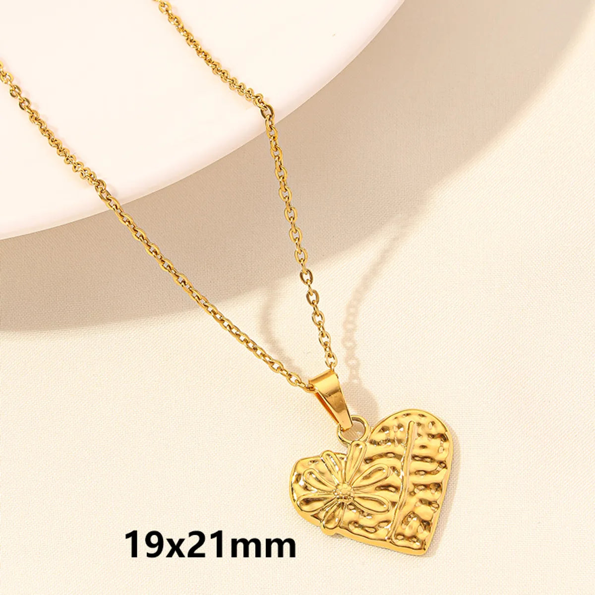 Wholesale Jewelry Elegant Simple Style Heart Shape 304 Stainless Steel 18K Gold Plated Plating Hollow Out Pendant Necklace