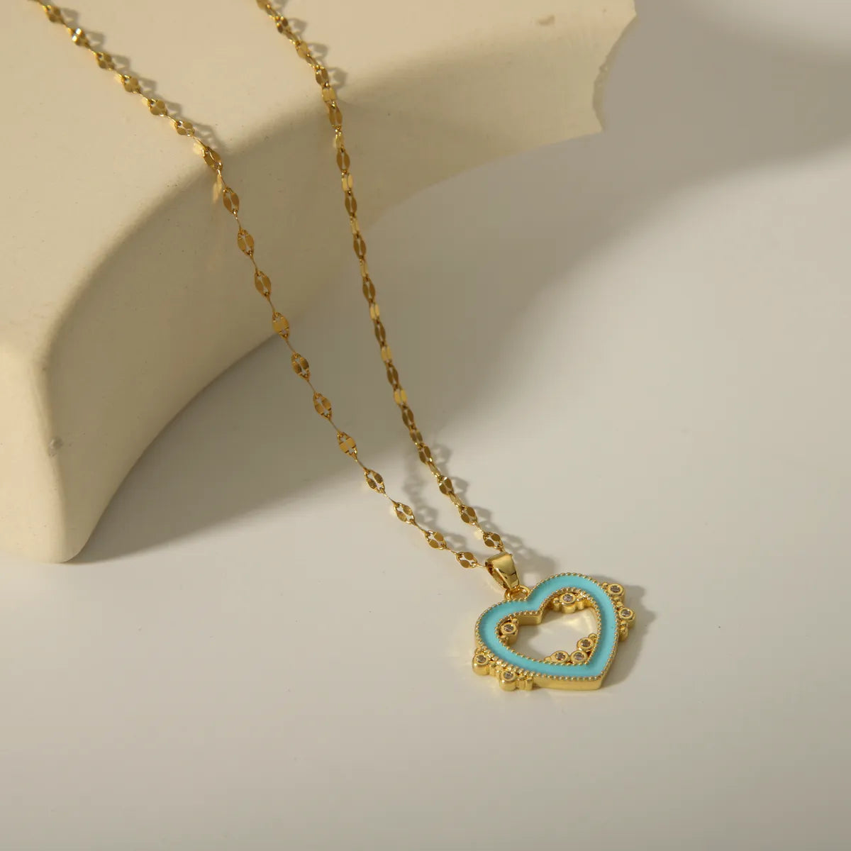 Elegant Simple Style Heart Shape Titanium Steel Copper Enamel Plating Inlay Zircon 18k Gold Plated Pendant Necklace