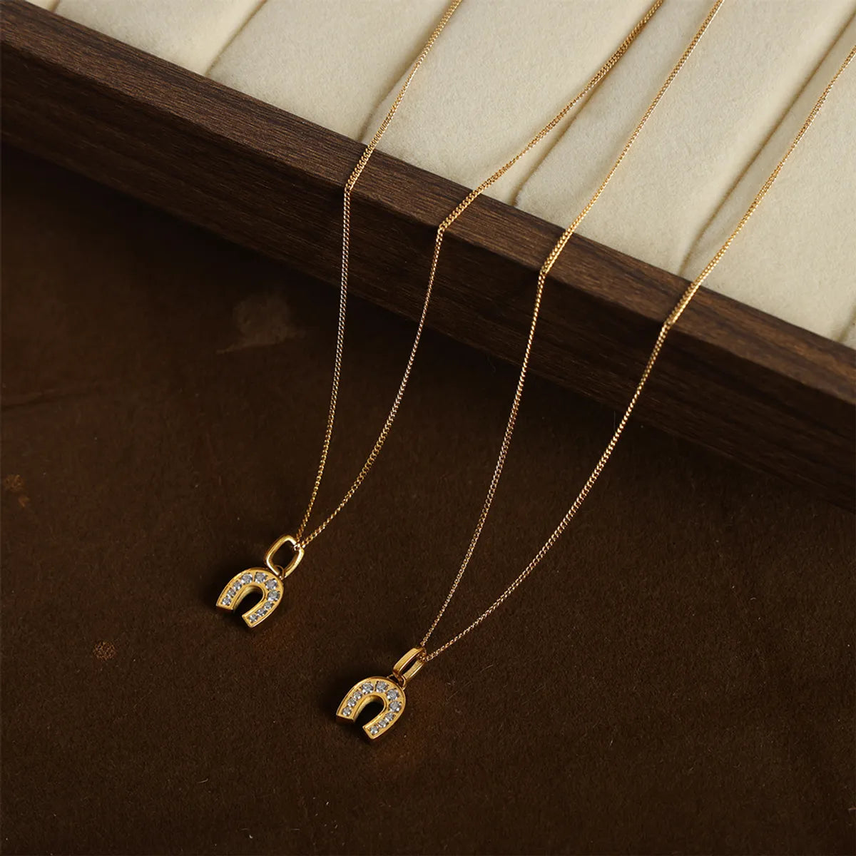 Elegant Simple Style Horseshoe Titanium Steel Plating Inlay Rhinestones 18k Gold Plated Pendant Necklace