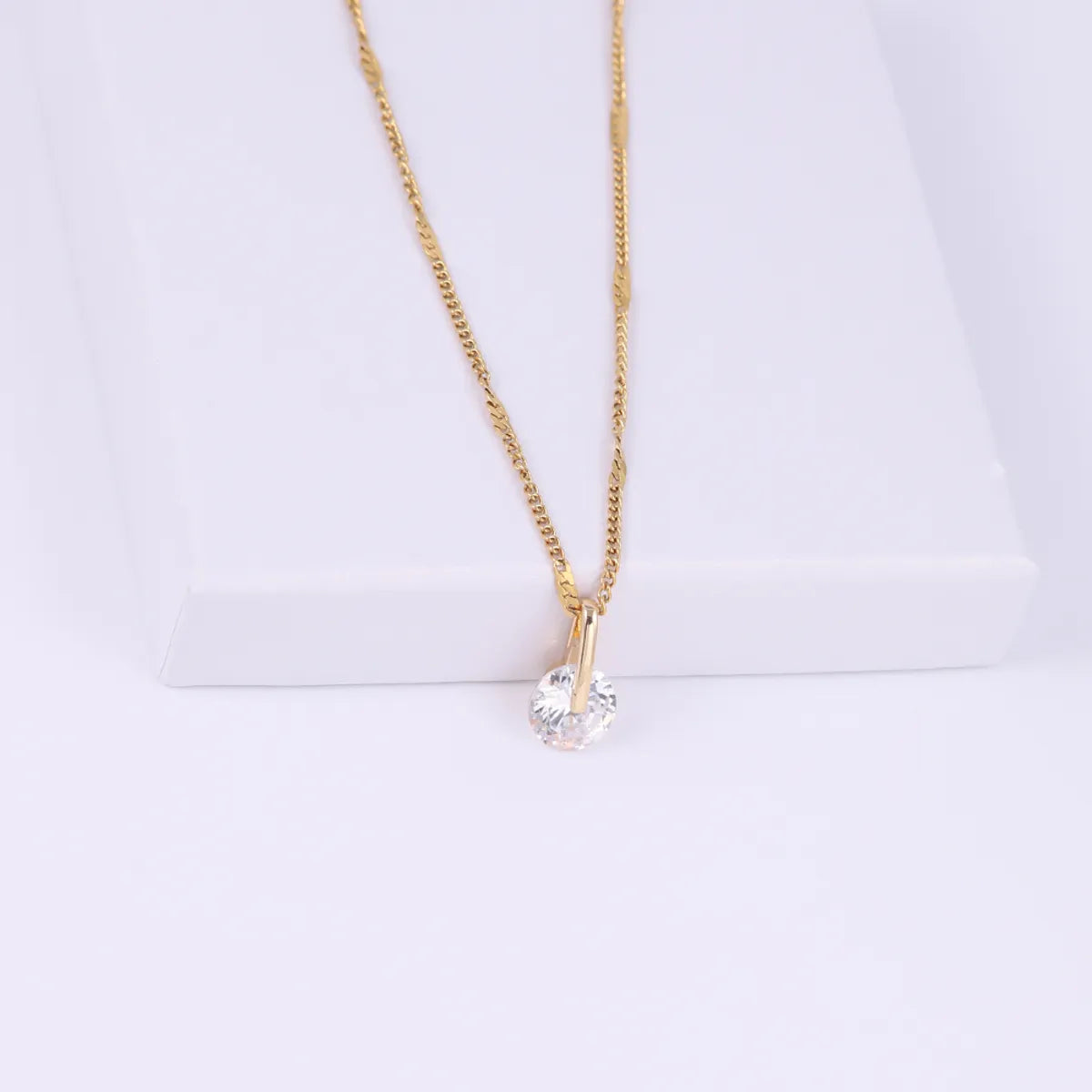 Elegant Simple Style Shiny Round Square Stainless Steel Copper Plating Inlay Zircon 18k Gold Plated Pendant Necklace