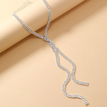 Elegant Simple Style Solid Color Alloy Inlay Rhinestones Silver Plated Women'S Pendant Necklace