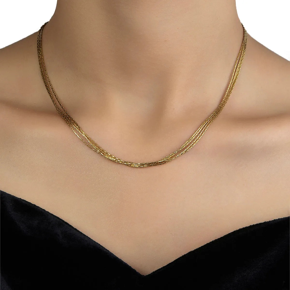 Elegant Simple Style Solid Color Titanium Steel Polishing Plating 18k Gold Plated Layered Necklaces