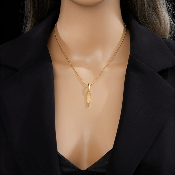 Elegant Simple Triangle Long Leaf Pendant Titanium Steel Jewelry Necklace With Geometric Pattern And Electroplating