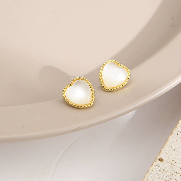 Elegant Simple White Heart Shaped Alloy Earrings With Gem Set Design Small Exquisite Fashion Earrings