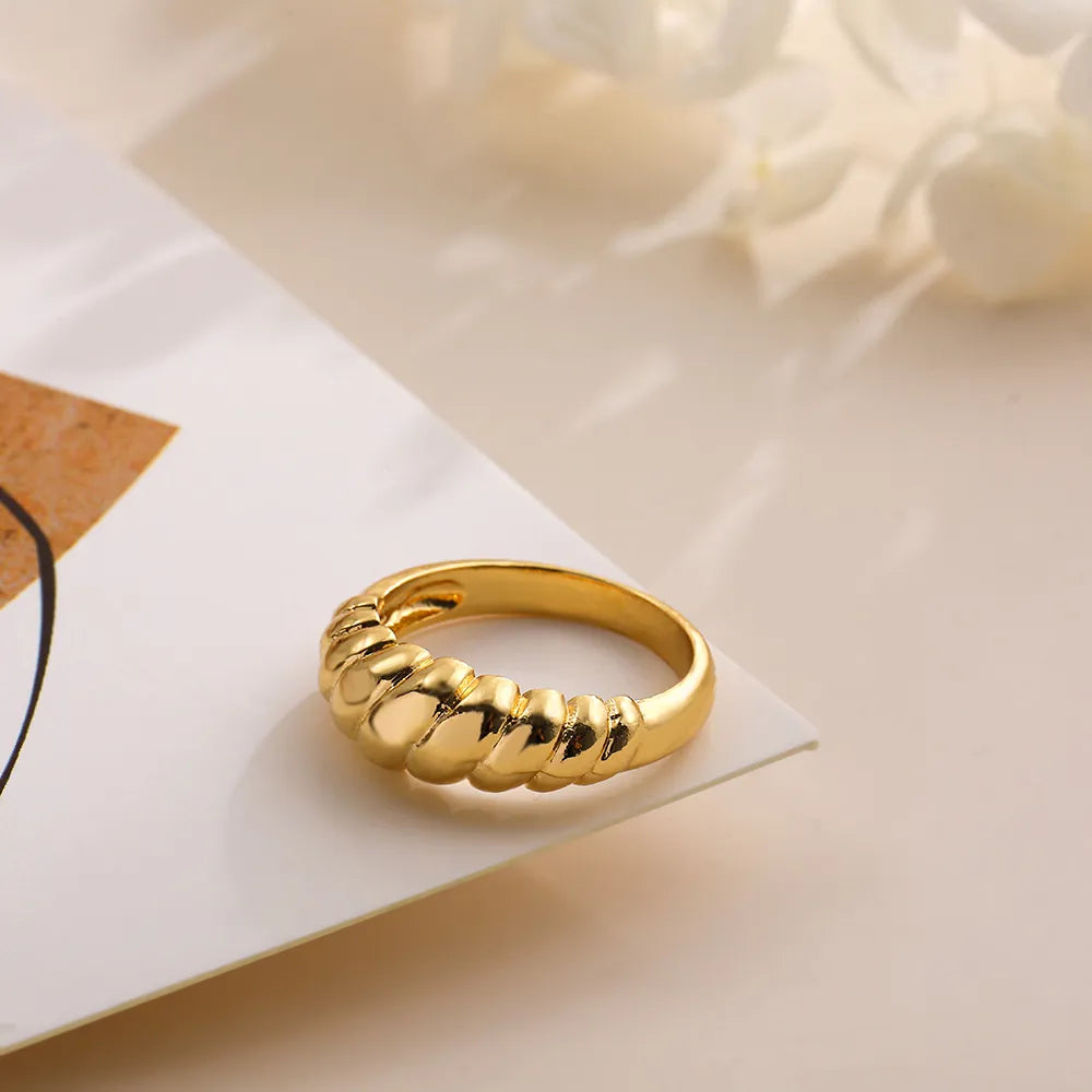 Elegant Solid Color Alloy Plating Gold Plated Women'S Rings