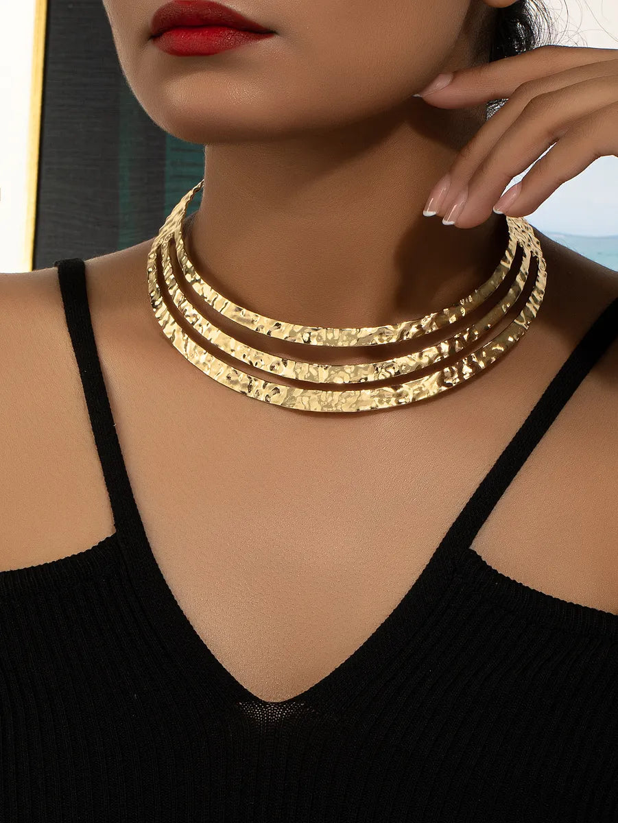 Elegant Solid Color Alloy Polishing Plating Gold Plated Women'S Choker