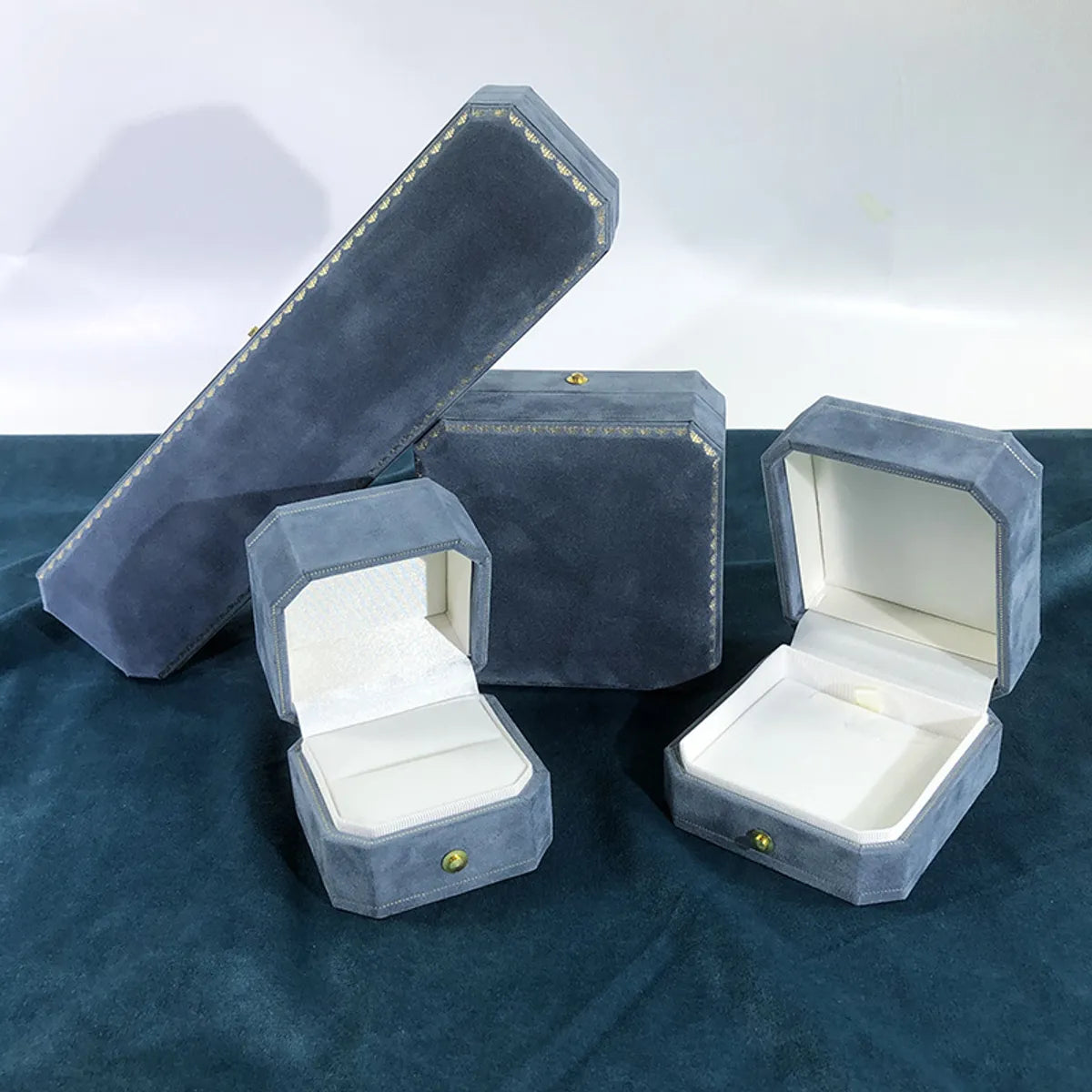 Elegant Solid Color Flannel Jewelry Boxes