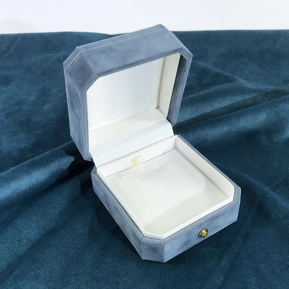 Elegant Solid Color Flannel Jewelry Boxes