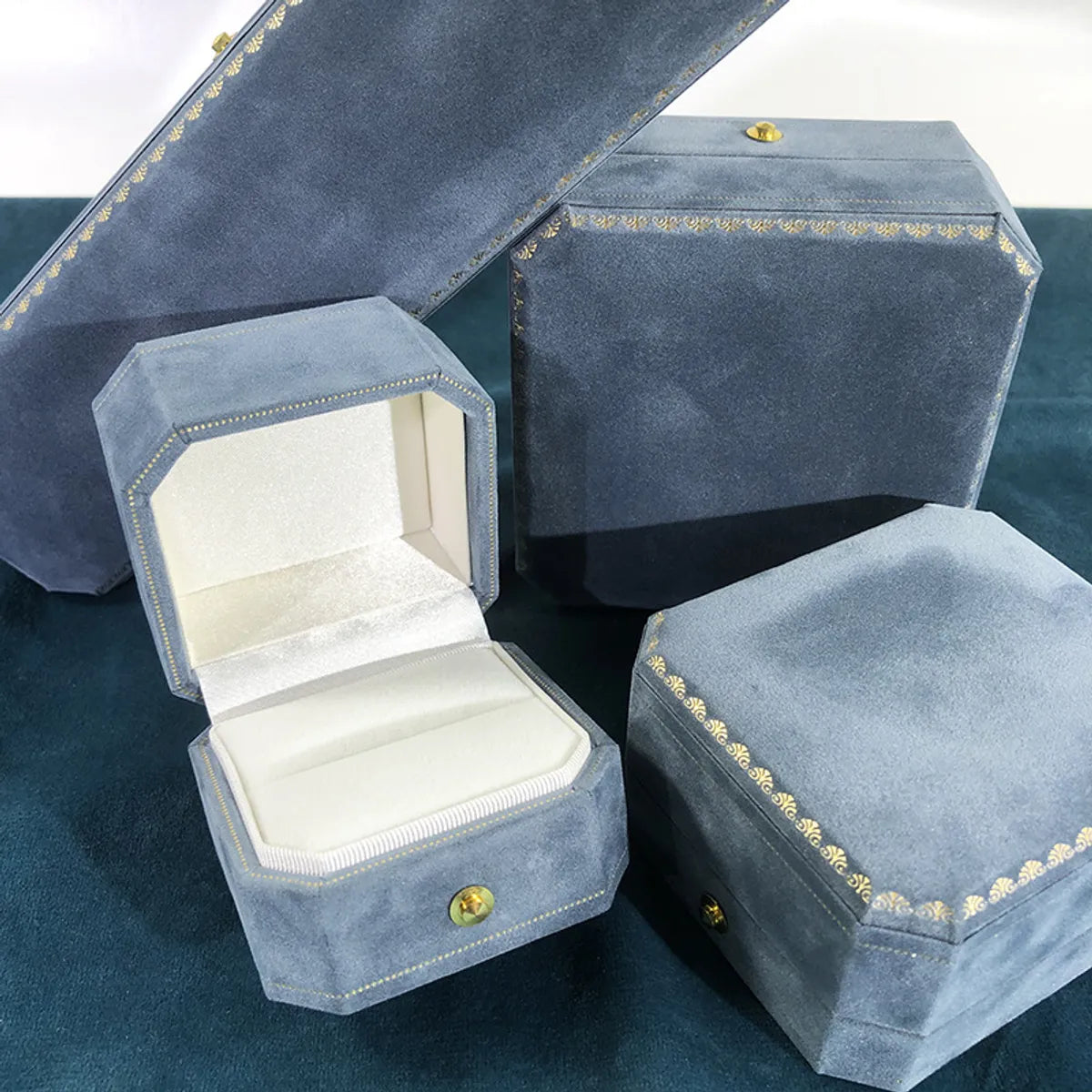 Elegant Solid Color Flannel Jewelry Boxes