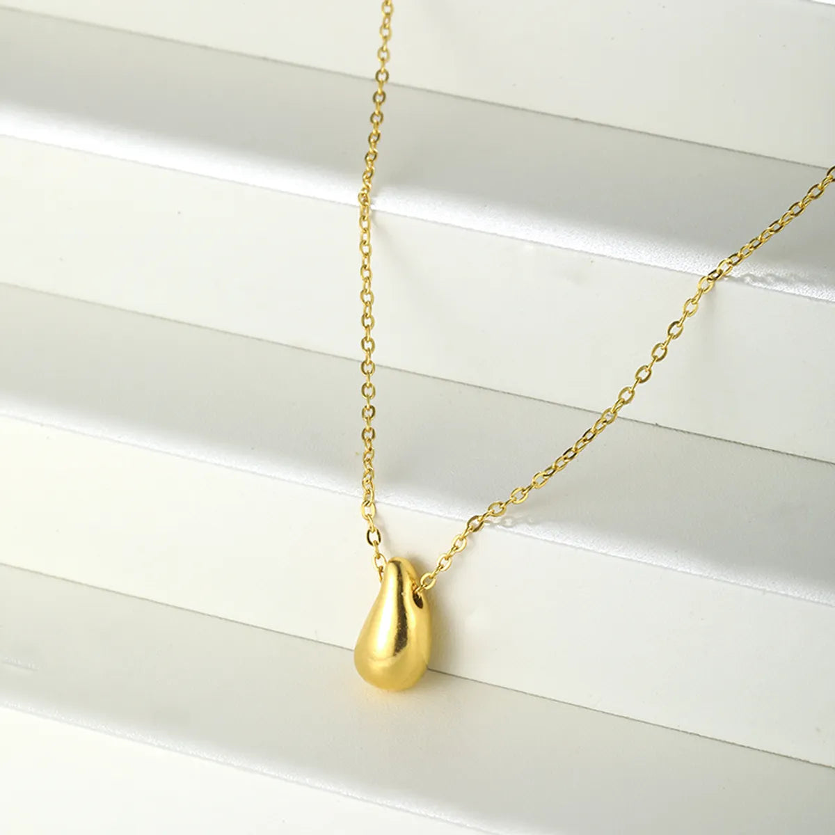 Elegant Solid Color Stainless Steel Plating 18k Gold Plated Pendant Necklace