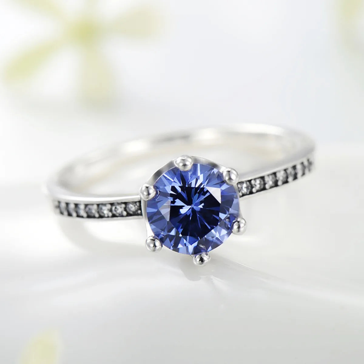 Elegant Solid Color Sterling Silver Plating Inlay Zircon Rings