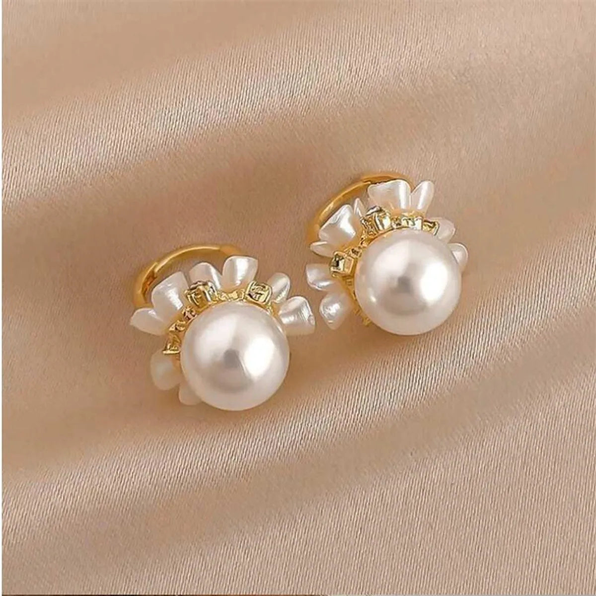 Elegant Streetwear Flower Imitation Pearl Alloy Inlay Artificial Rhinestones Women's Drop Earrings