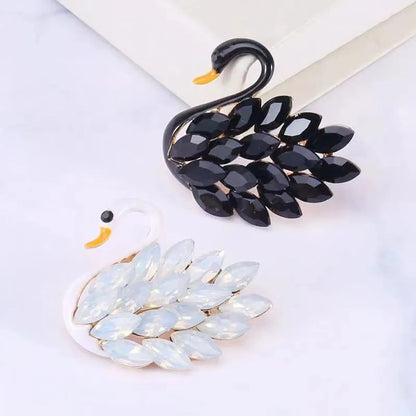 Elegant Swan Alloy Diamond Women'S Brooches