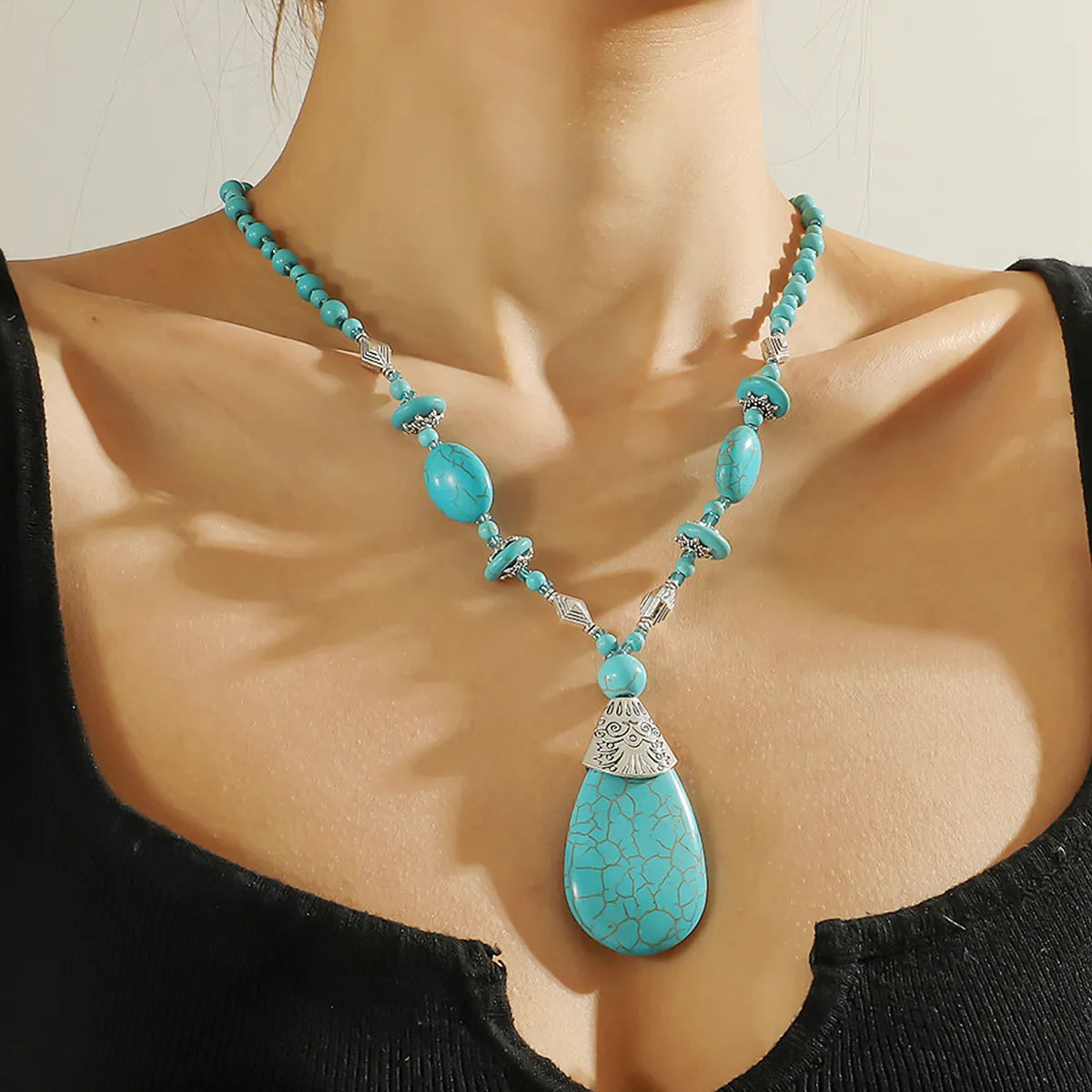 Ethnic Style Water Droplets Alloy Turquoise Plating Women's Pendant Necklace 1 Piece