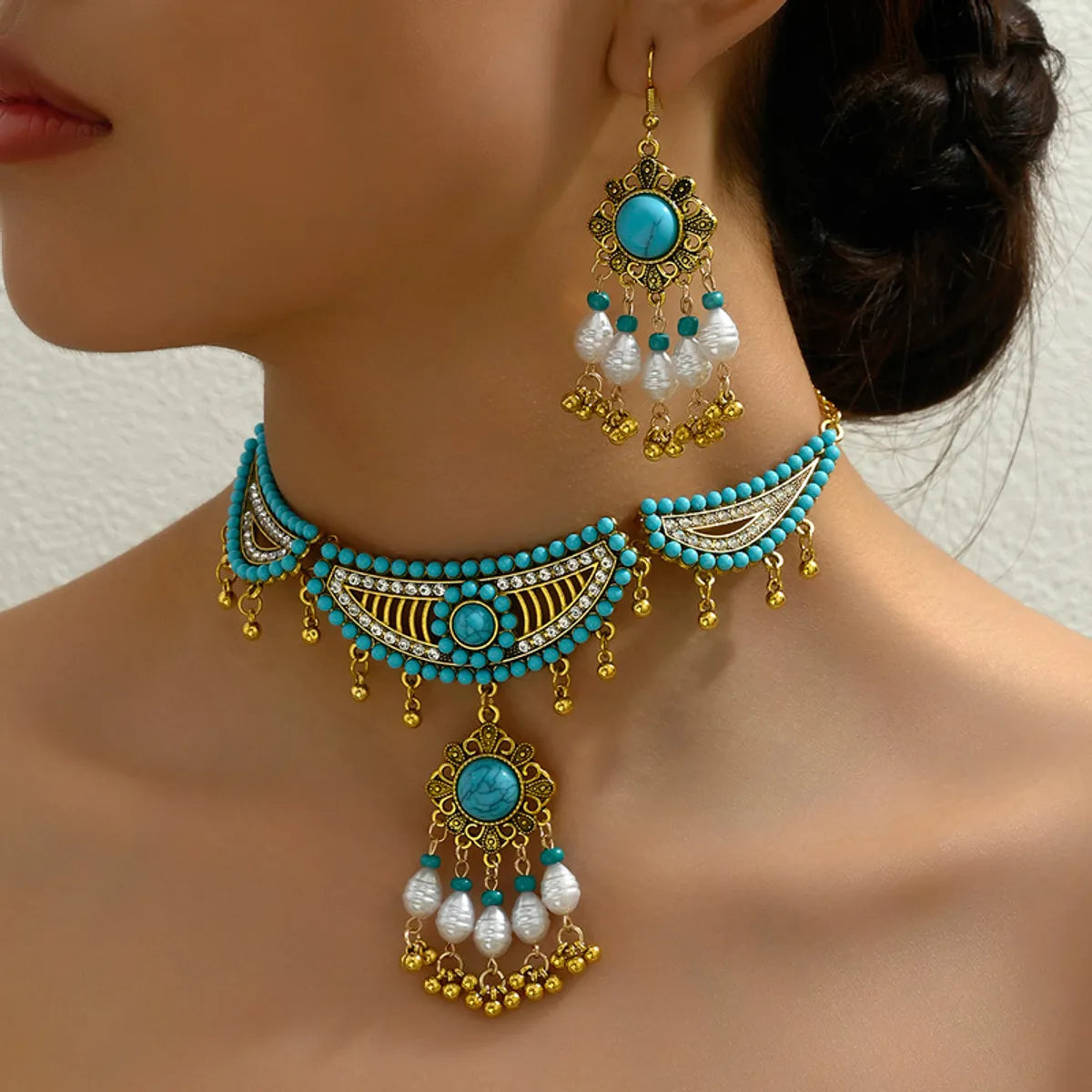 European And American Fashion Retro Simple Turquoise Accessories Exaggerated Temperamental Women'S Necklace Earrings Women'S Jewelry Set