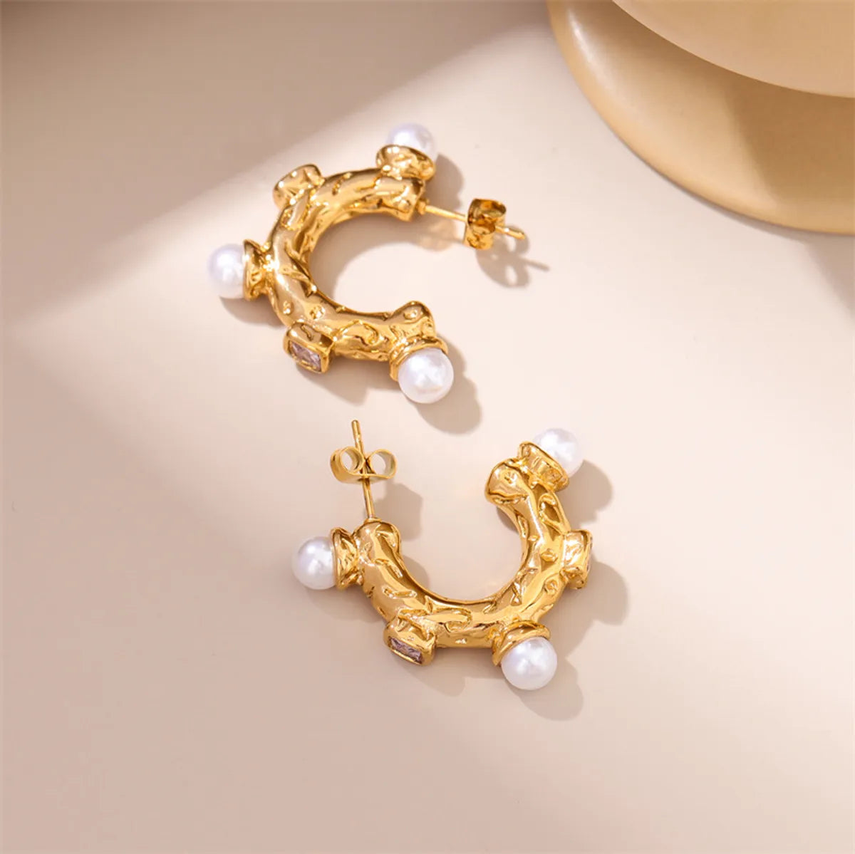 1 Pair Elegant Retro C Shape Plating Inlay Stainless Steel Artificial Pearls 18k Gold Plated Ear Studs