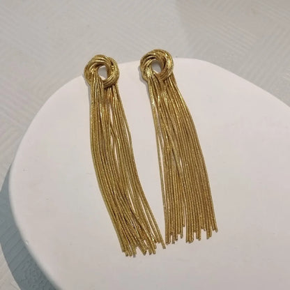 European Crazy Beauty Big Sister-in-law Chen Tongshuting High Leaf Earrings Elegant French Retro Long Fringe Earrings Female Stud Earrings