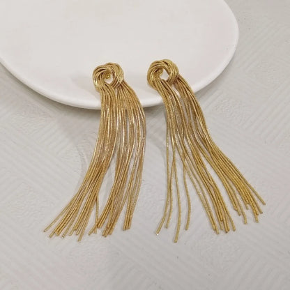 European Crazy Beauty Big Sister-in-law Chen Tongshuting High Leaf Earrings Elegant French Retro Long Fringe Earrings Female Stud Earrings