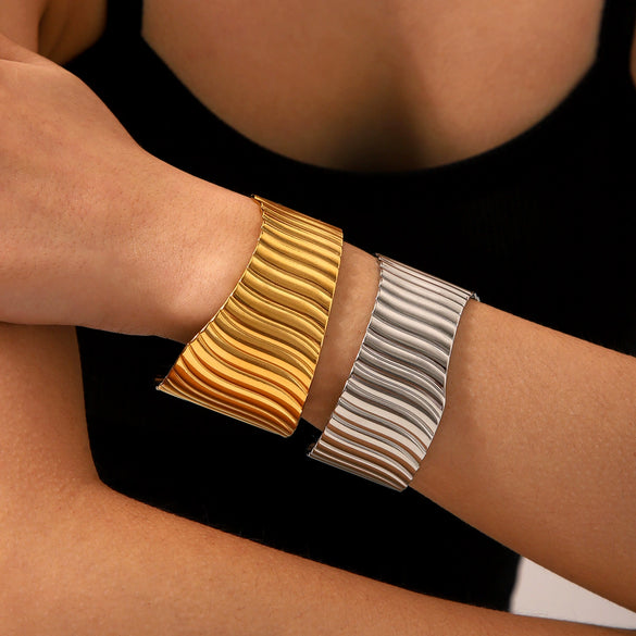 Exaggerated Asymmetric Opening Stainless Steel Bracelet With Vertical Stripe And Electroplating Design