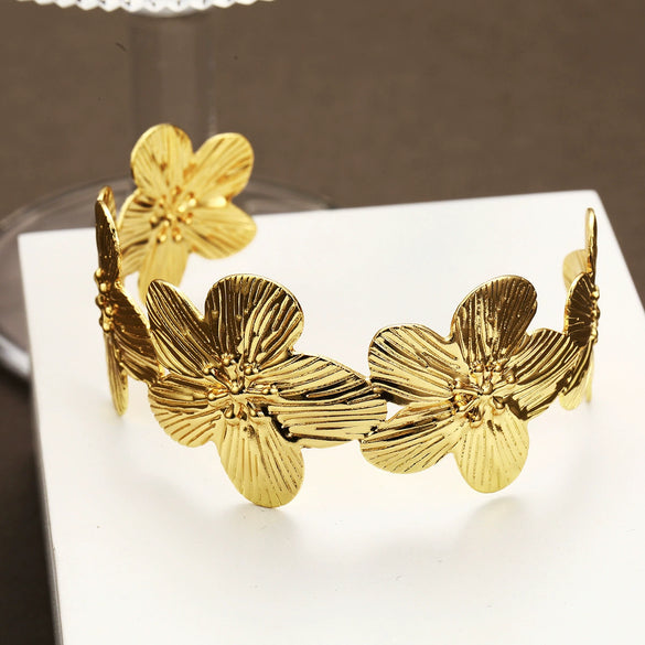 Exaggerated Creative Geometric Flower Opening Iron Gold Mosaic Bracelet For Women With Electroplating