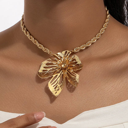 Exaggerated Flower Alloy Plating Women'S Pendant Necklace