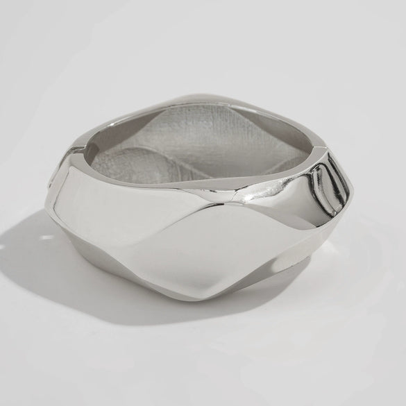 Exaggerated Geometric Metal Electroplated Irregular Wave Wide Spring Bracelet