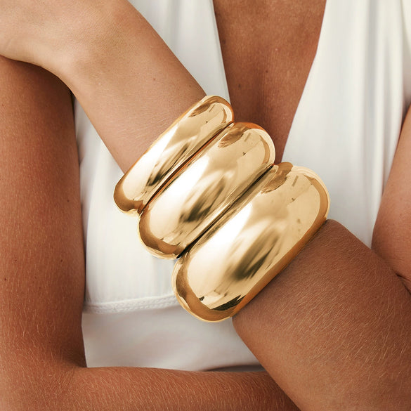 Exaggerated Geometric Round Wide Metal Bracelet With Electroplating