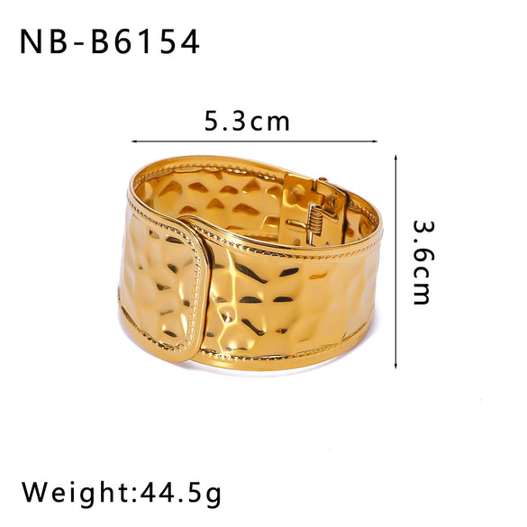 Exaggerated Hollow Flower Starfish Leaf Opening Women's Bracelet In Titanium And Stainless Steel With 18K Furnace Vacuum Plating