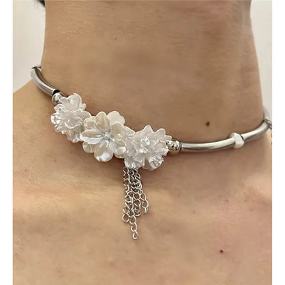 Exaggerated IG Style Flower Alloy Wholesale Choker