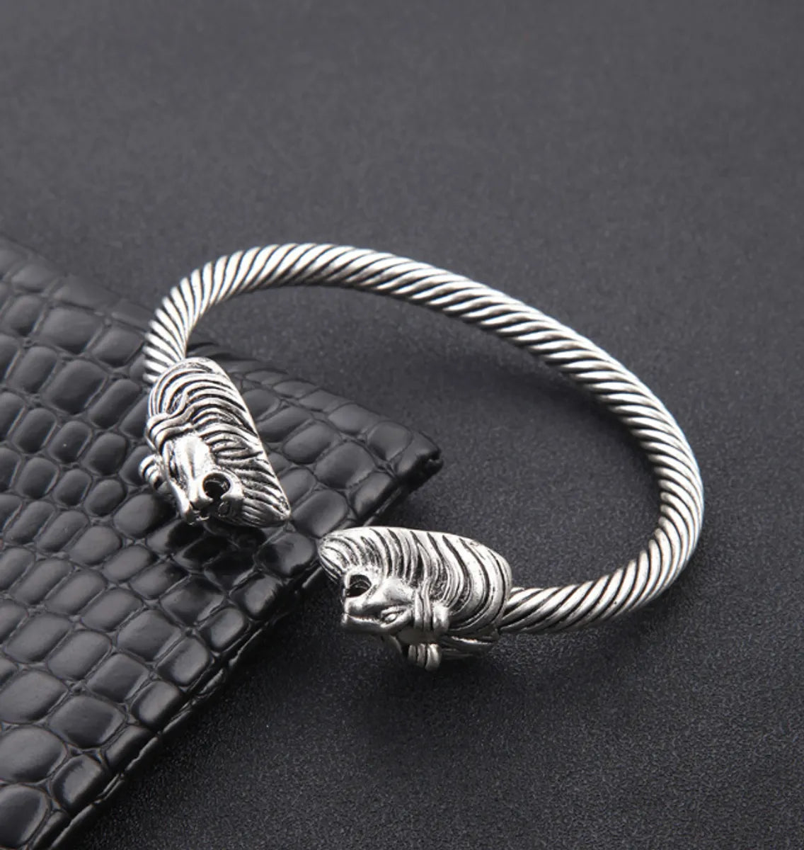 Exaggerated Lion Alloy Plating Men'S Bangle