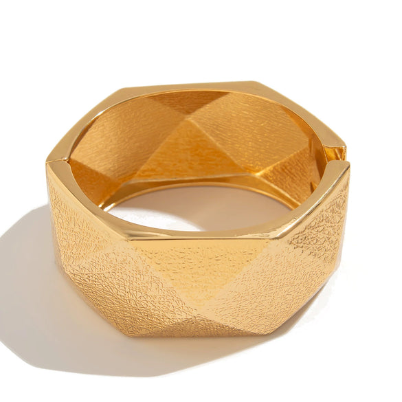 Exaggerated Metal Geometric Irregular Cutout Bracelet For Women With Electroplating