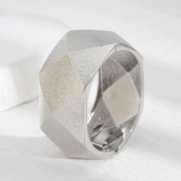 Exaggerated Metal Geometric Irregular Cutout Bracelet For Women With Electroplating