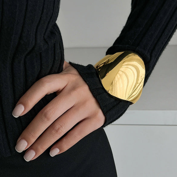 Exaggerated Metal Irregular Smooth Spring Electroplated Bracelet For Women