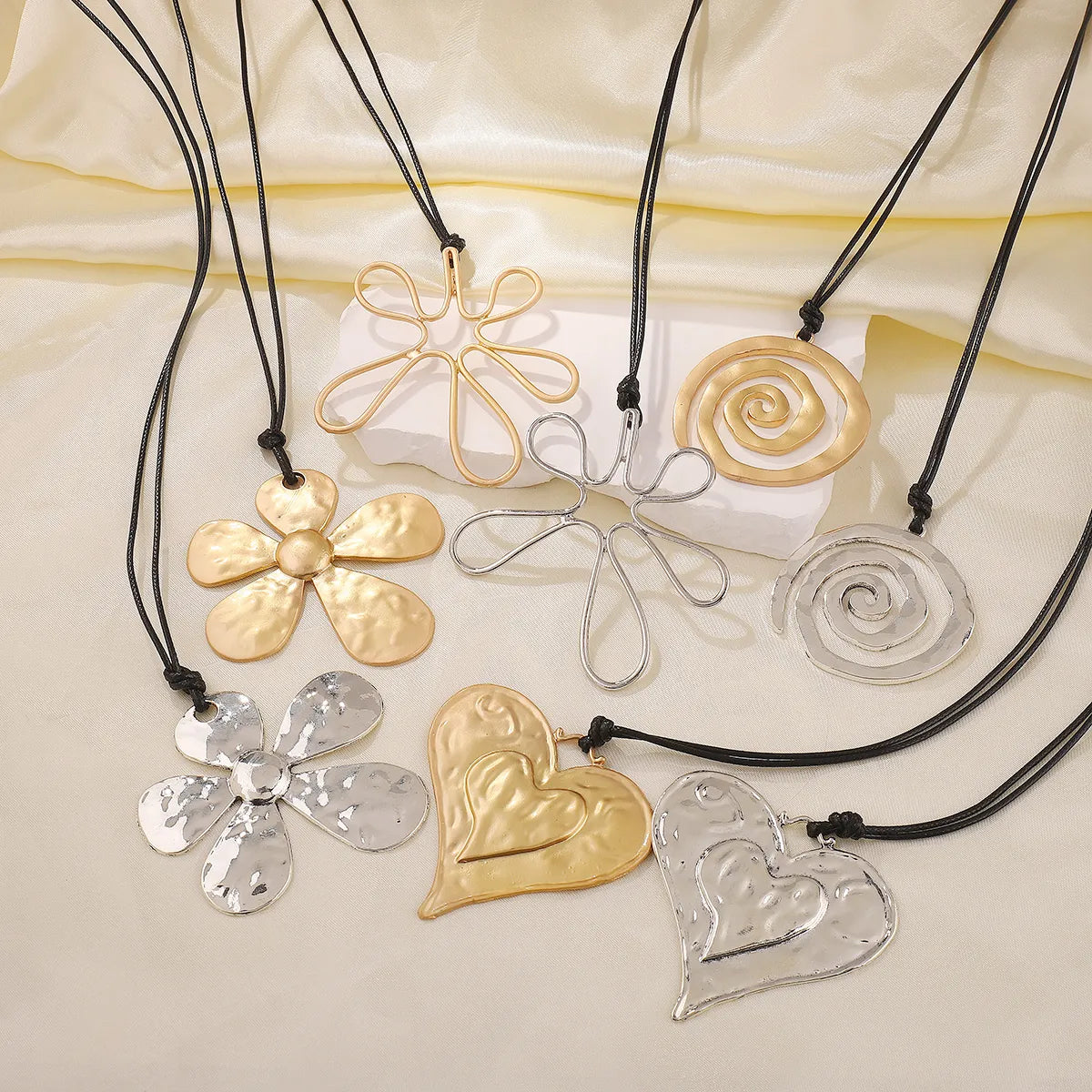 Exaggerated Modern Style Simple Style Heart Shape Flower Alloy Wholesale Pendant Necklace