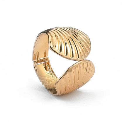 Exaggerated Modern Style Simple Style Shell Alloy Women'S Bangle