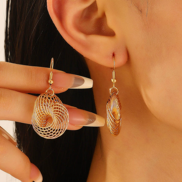 Exaggerated Niche Retro Geometric Metal Winding Earrings For Women With Electroplating Treatment