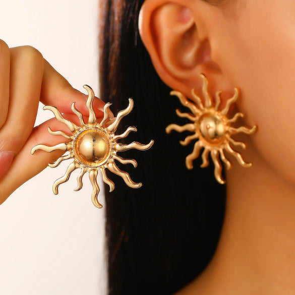 Exaggerated Retro Fashion Sunflower Alloy Earrings For Women With Electroplating Design