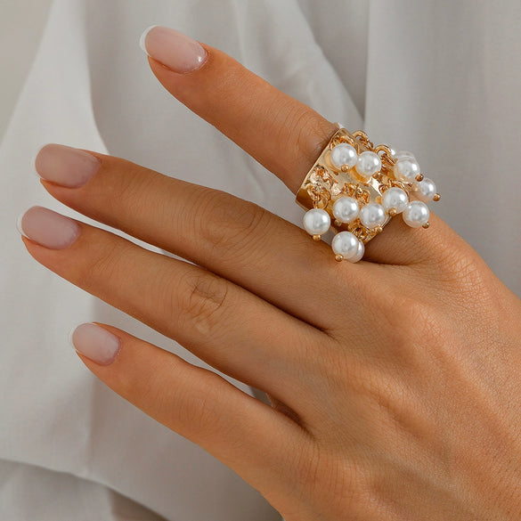 Exaggerated Retro Women's Ring With Imitation Pearls Heart Shape Geometric Pattern Electroplated